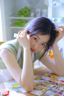 美女记者